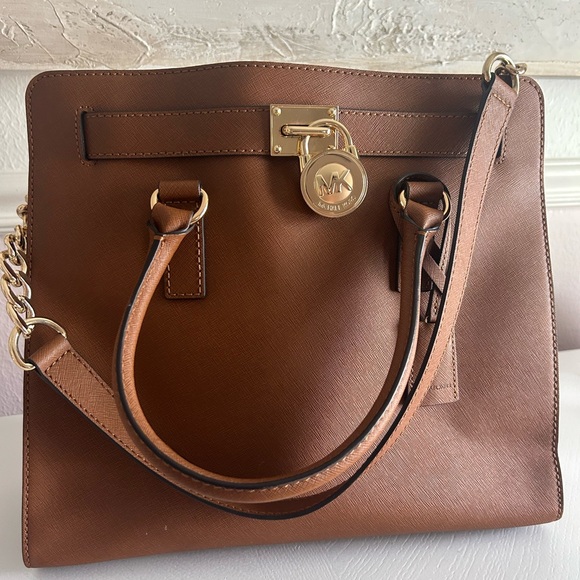Michael Kors Handbags - Michael Kors Hamilton Tote